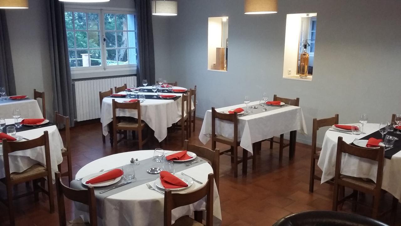 Hotel Restaurant Les 3 Chenes Frejus Ngoại thất bức ảnh