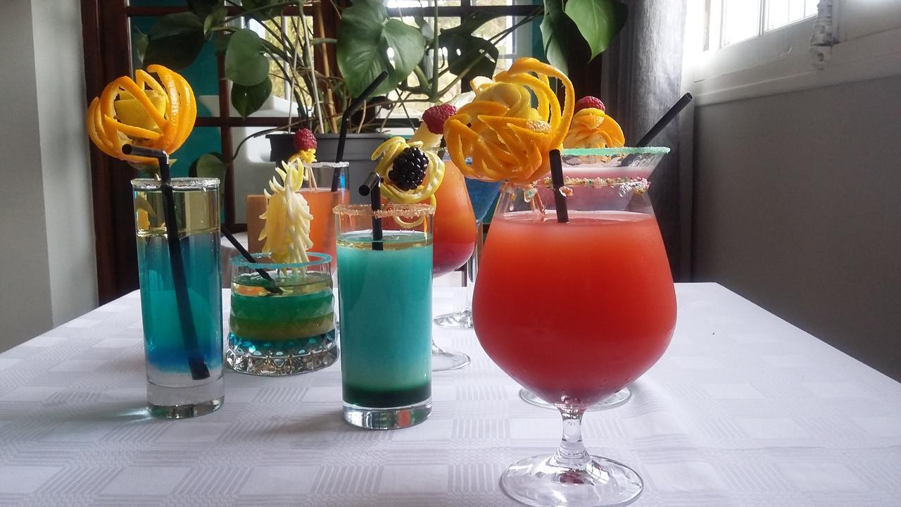 Hotel Restaurant Les 3 Chenes Frejus Ngoại thất bức ảnh