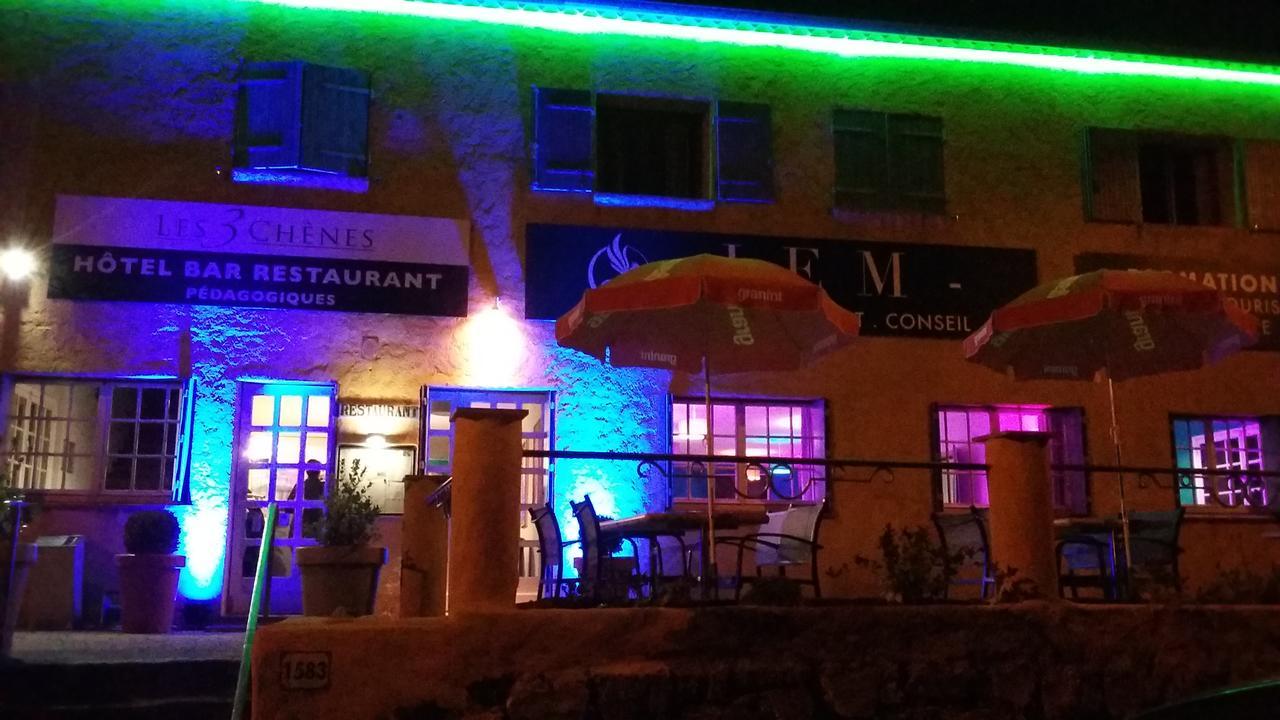 Hotel Restaurant Les 3 Chenes Frejus Ngoại thất bức ảnh