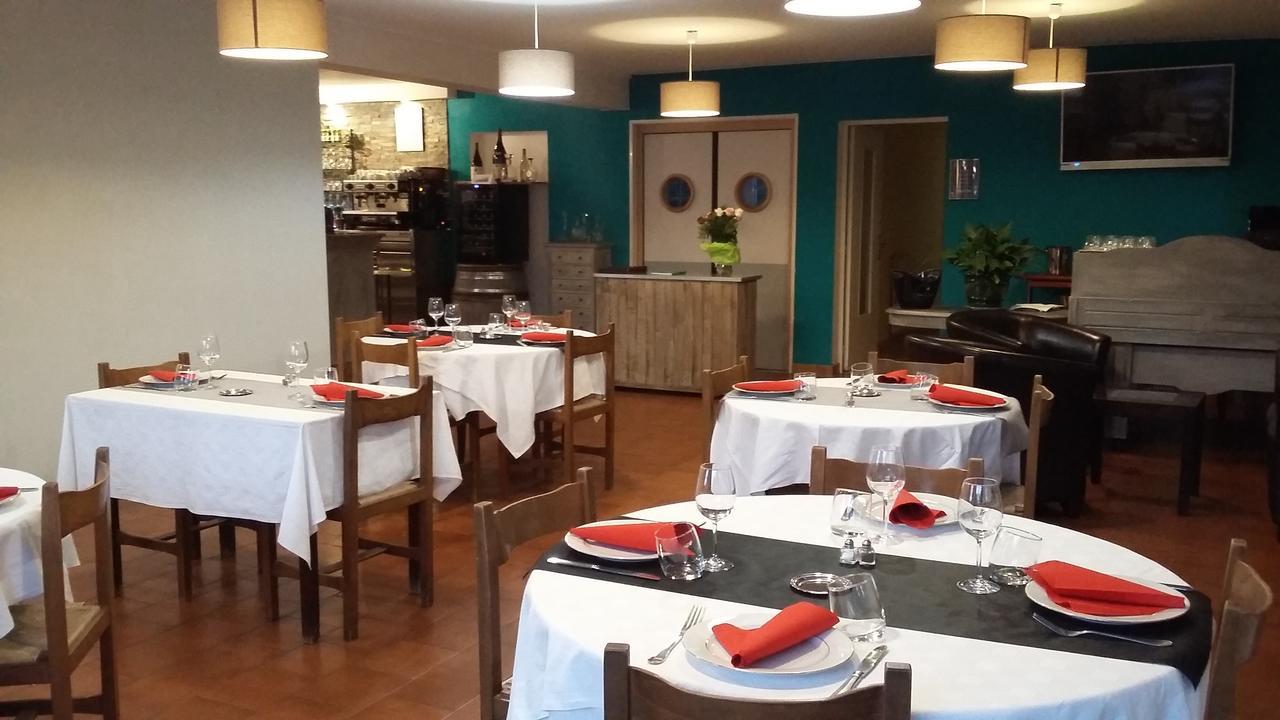 Hotel Restaurant Les 3 Chenes Frejus Ngoại thất bức ảnh
