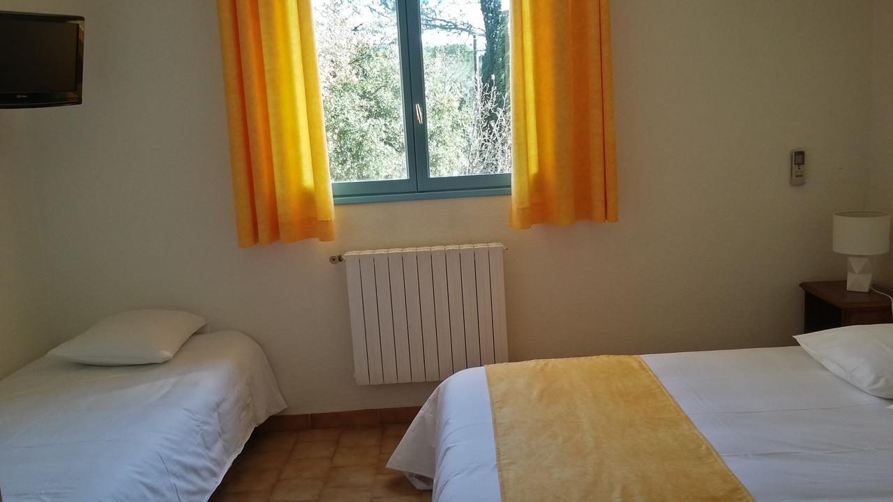 Hotel Restaurant Les 3 Chenes Frejus Ngoại thất bức ảnh
